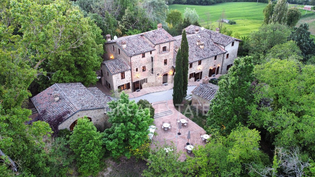 Tenuta a Umbertide, Umbria, Italia 1 - 16800835