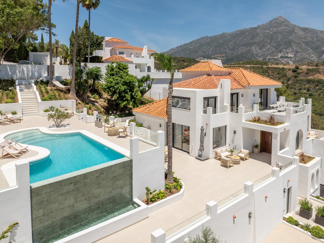 Villa in Nueva Andalucia, Marbella, Spain 1 - 16805346