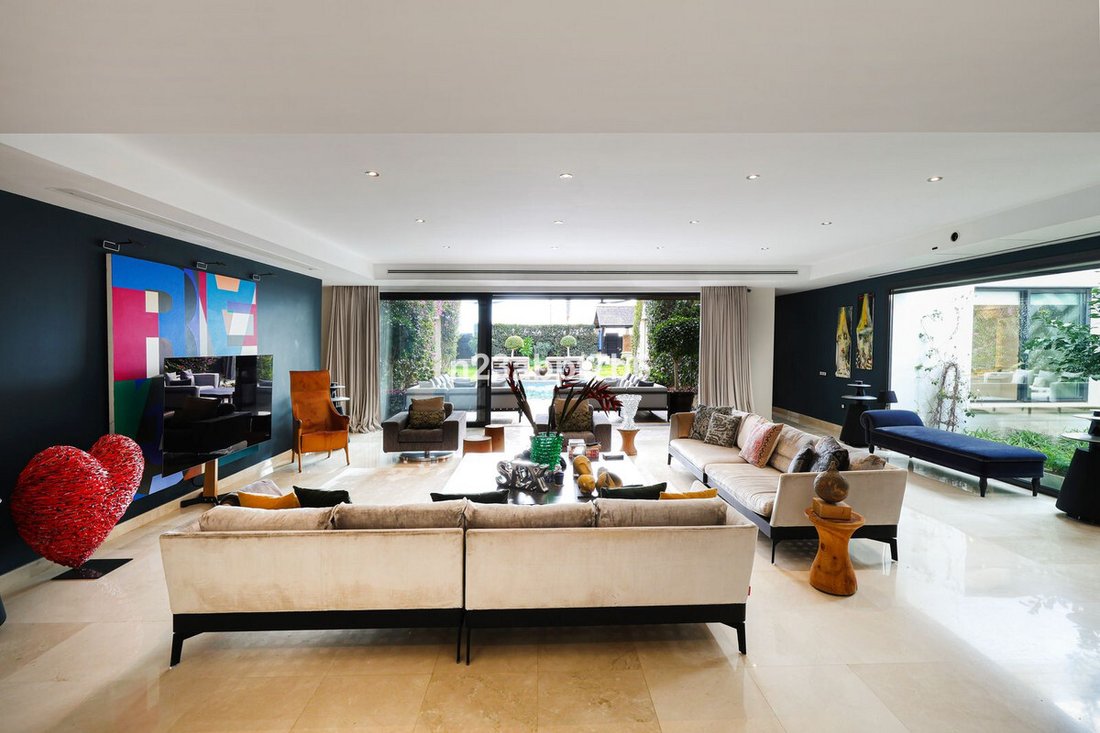 Villa in Nueva Andalucia, Marbella, Spain 4 - 16806072