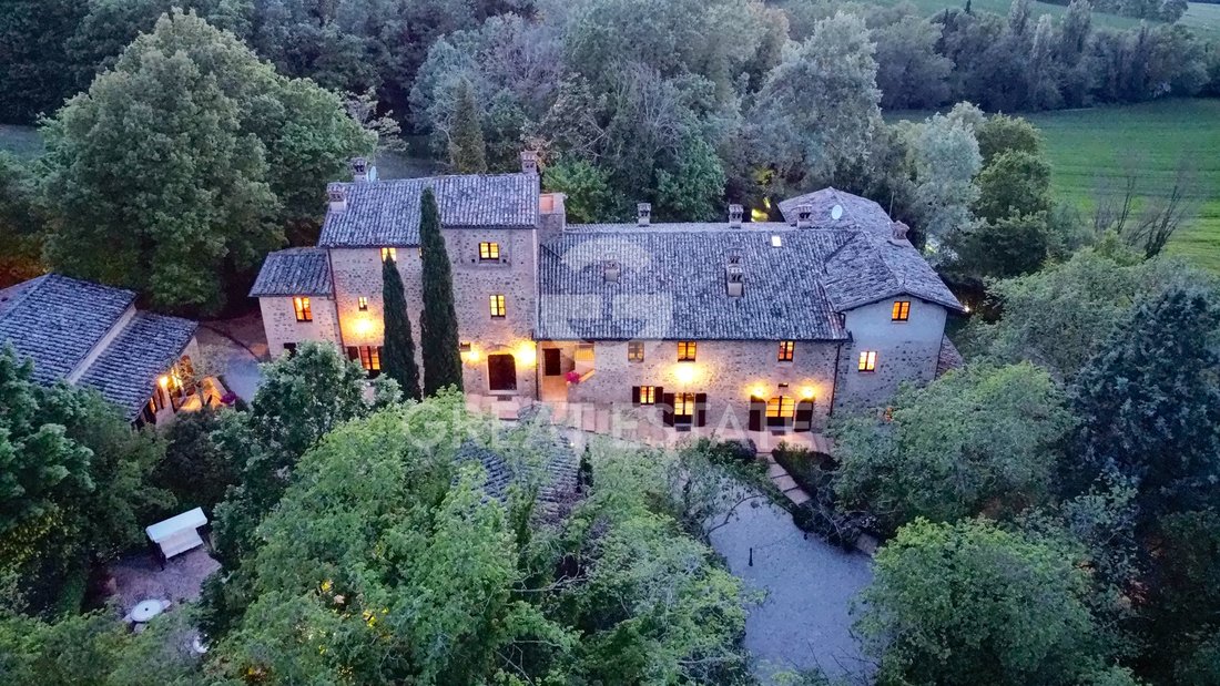 Tenuta a Umbertide, Umbria, Italia 3 - 16800835