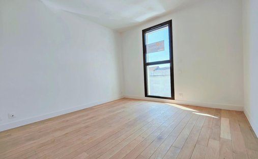 Splendid 19th Century Château, Renovated And Full Of Timeless Charm, Located Just Outside Bordeaux