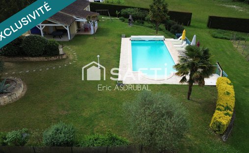 Castle for Sale in Sarlat-la-Canéda, Nouvelle-Aquitaine, France