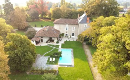 Castle for Sale in Bourg-en-Bresse, Auvergne-Rhône-Alpes, France