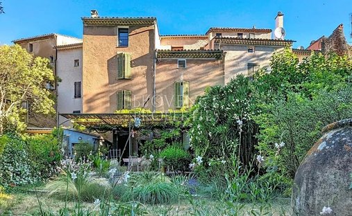 Correns, Provence-Alpes-Côte d'Azur, France 1