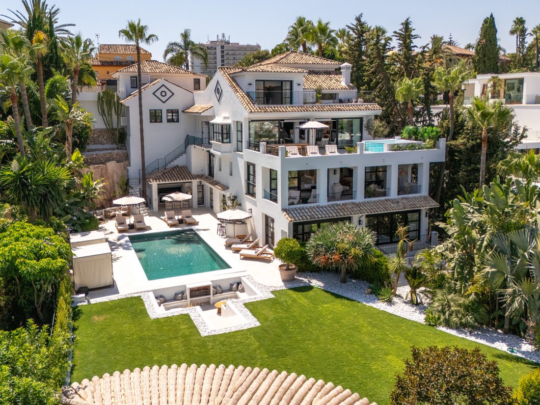 Villa in Nueva Andalucia, Marbella, Spain 2 - 16805938
