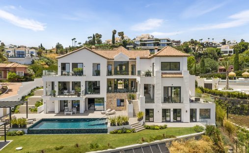 Villa in Benahavis, Andalusia, Spain 1