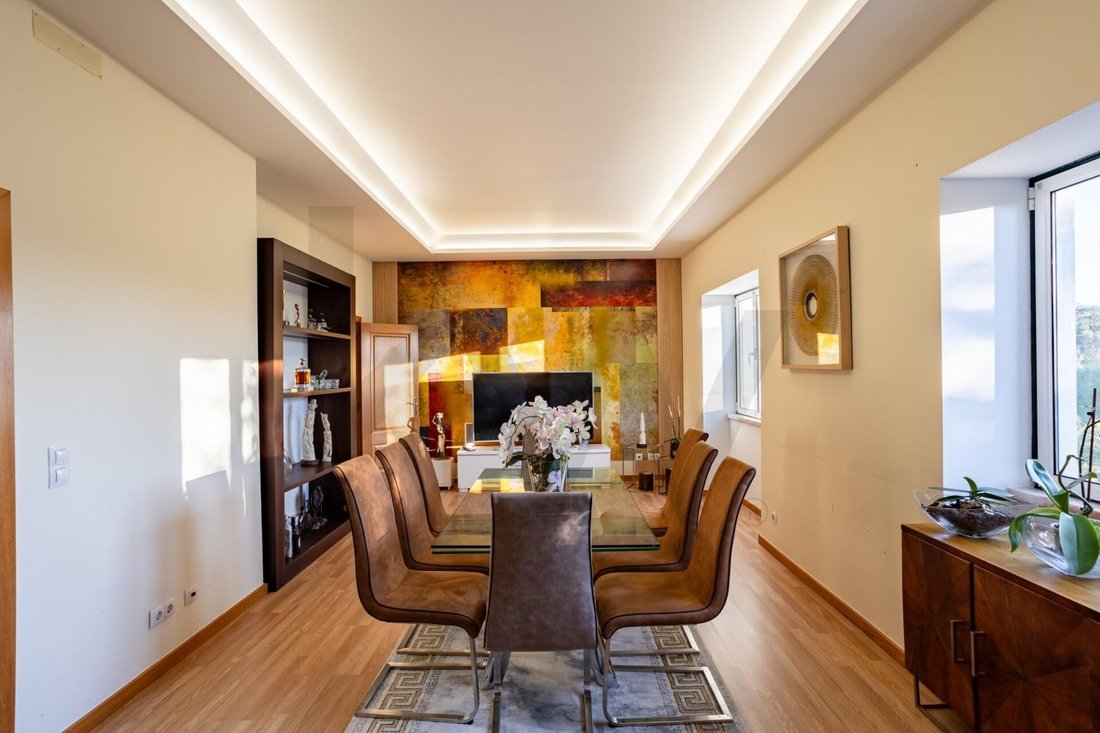 Townhouse in Rio de Mouro, Lisbon, Portugal 3 - 16803568