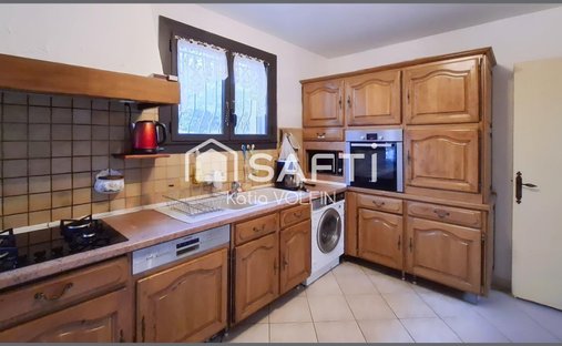 Castle for Sale in Aubagne, Provence-Alpes-Côte d'Azur, France