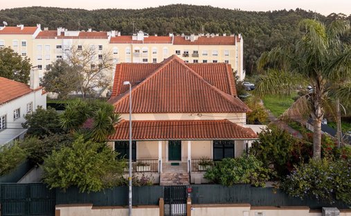 Townhouse in Rio de Mouro, Lisbon, Portugal 1
