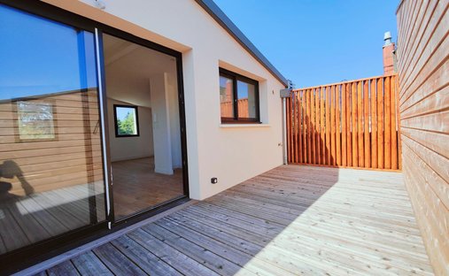 Splendid 19th Century Château, Renovated And Full Of Timeless Charm, Located Just Outside Bordeaux