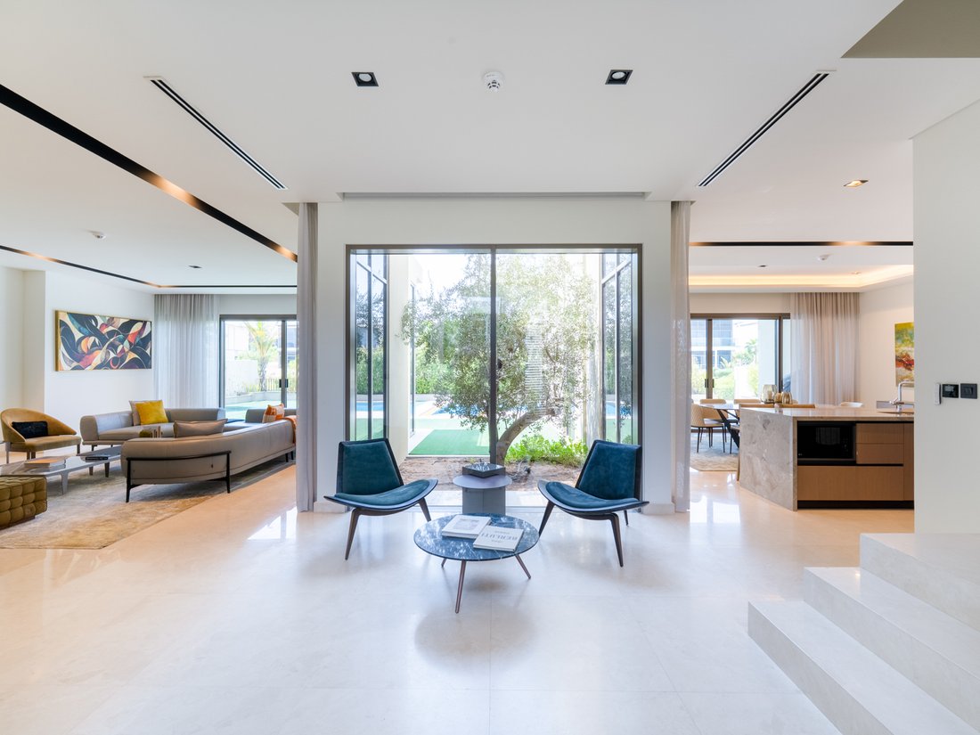 Villa in Hadaeq Sheikh Mohammed Bin Rashid, Dubai, United Arab Emirates 2 - 16804151