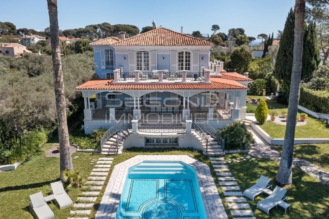 Villa in Antibes, Provence-Alpes-Côte d'Azur, France 1 - 15630004