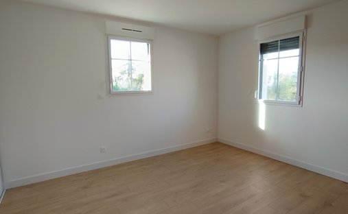 Castle for Sale in Villenave-d'Ornon, Nouvelle-Aquitaine, France