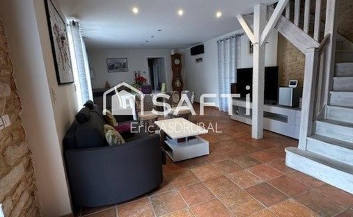 Castle for Sale in Sarlat-la-Canéda, Nouvelle-Aquitaine, France