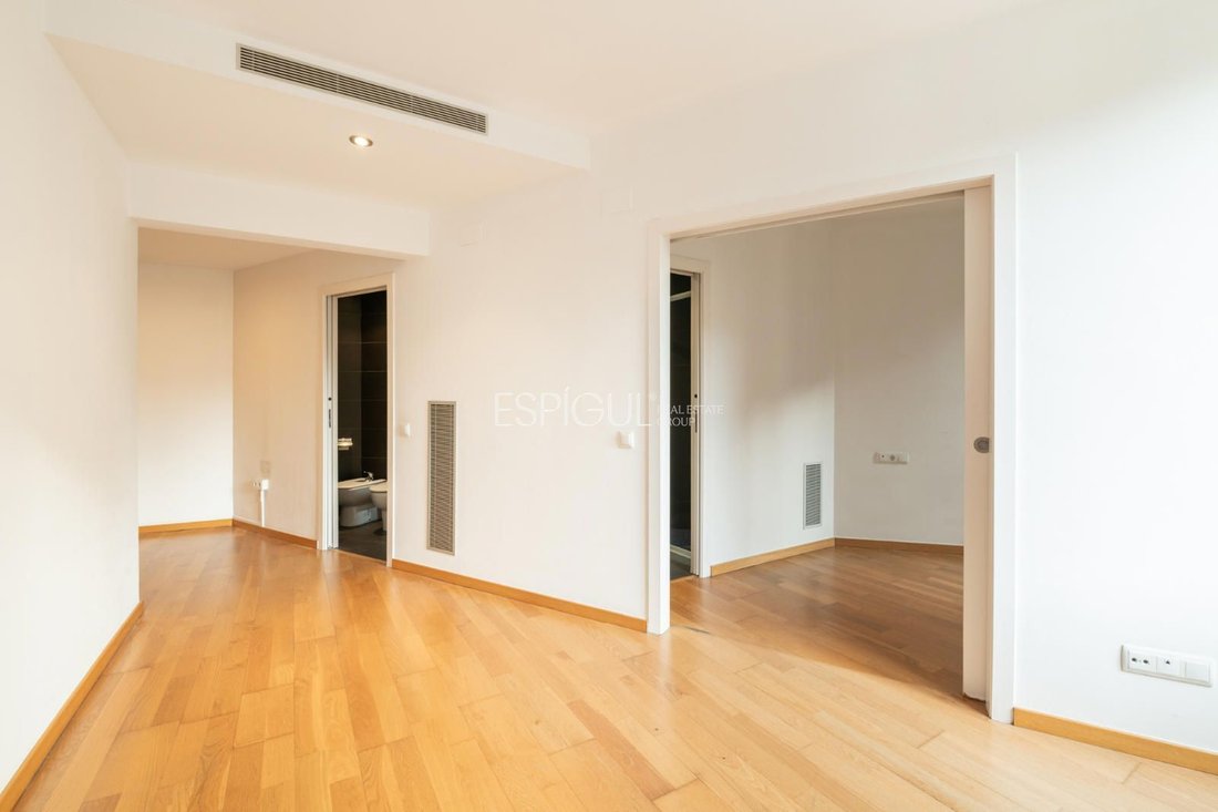 Appartamento a Eixample, Barcellona, Spagna 5 - 16798237