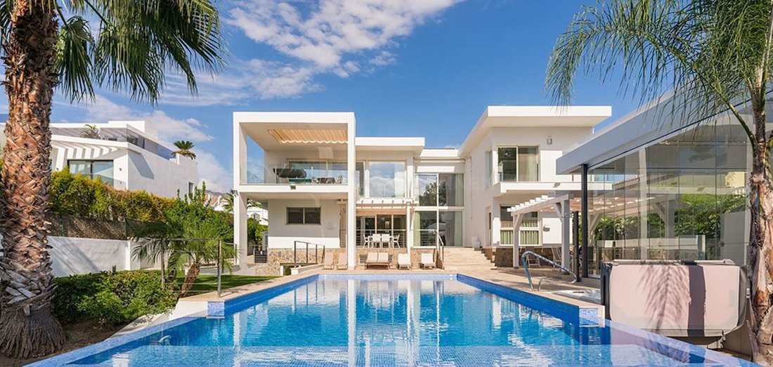 Villa in Nueva Andalucia, Marbella, Spain 2 - 16805412