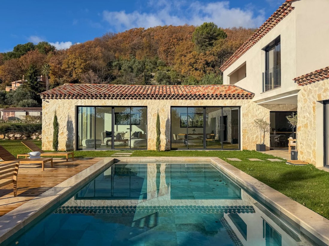 House in Tourrettes-sur-Loup, Provence-Alpes-Côte d'Azur, France 1 - 16800943