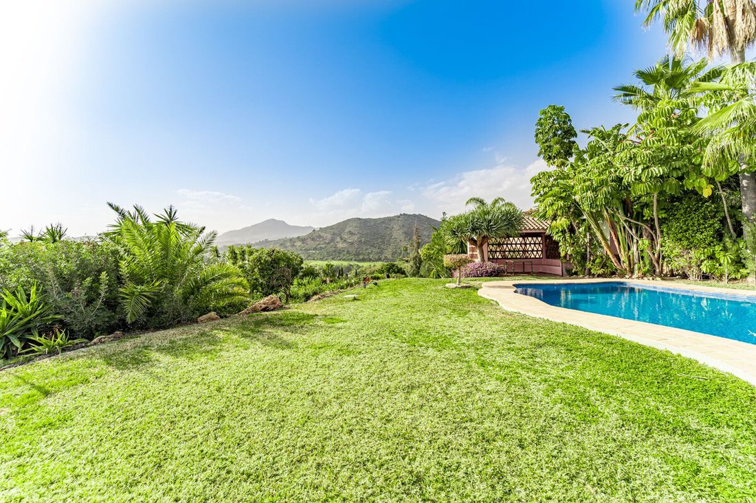 Villa in Benahavis, Andalusia, Spain 5 - 16805353