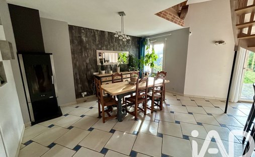 House 379m² Living Space, Great Comfort And Geothermal Energy