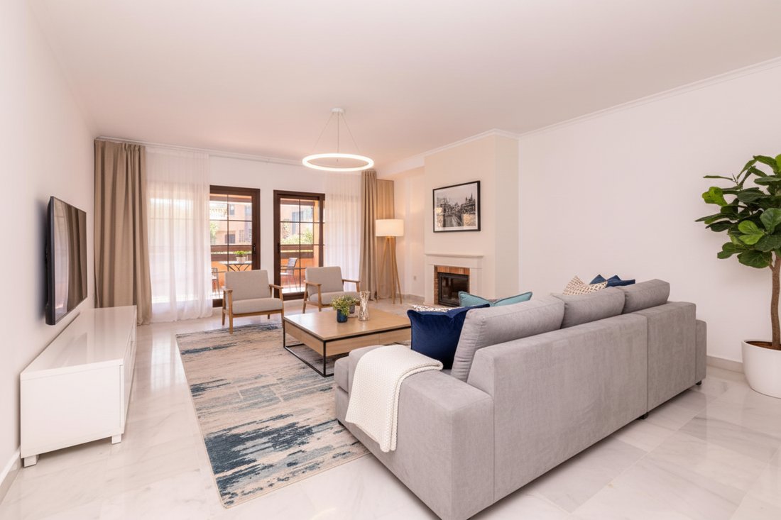 Apartment in Atalaya-Isdabe, Estepona, Andalusia 2 - 16803734