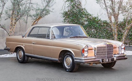 Mercedes-Benz 280SE in Los angeles, ca 1