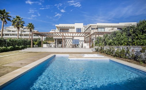 Villa in Cancelada, Estepona, Andalusien 1