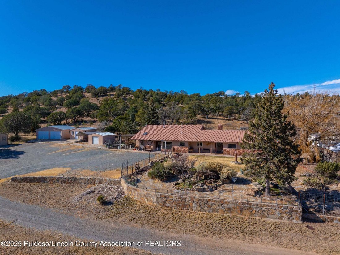 House in Capitan, New Mexico, United States 2 - 16808888
