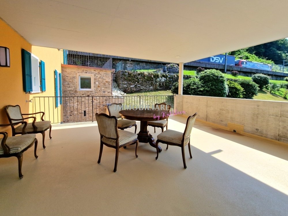 Sanierte Ferienwohnung Mit Grosser Terrasse In Tessinerhaus