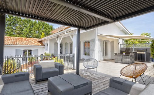 House in Ornon, Gradignan, France 1