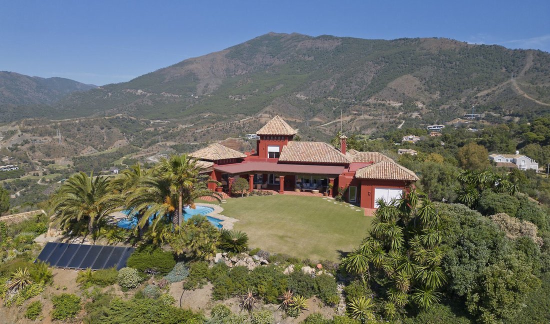 Villa in La Zagaleta, Benahavis, Andalusia 1 - 16806029