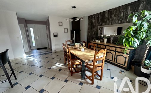 House 379m² Living Space, Great Comfort And Geothermal Energy