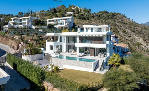 Villa in Benahavis, Andalusia, Spain 1