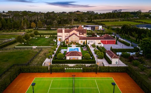 Farm Ranch in Riverhead, Auckland, New Zealand 1
