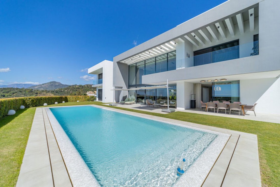Villa in San Pedro de Alcantara, Andalusia, Spain 1 - 16805708