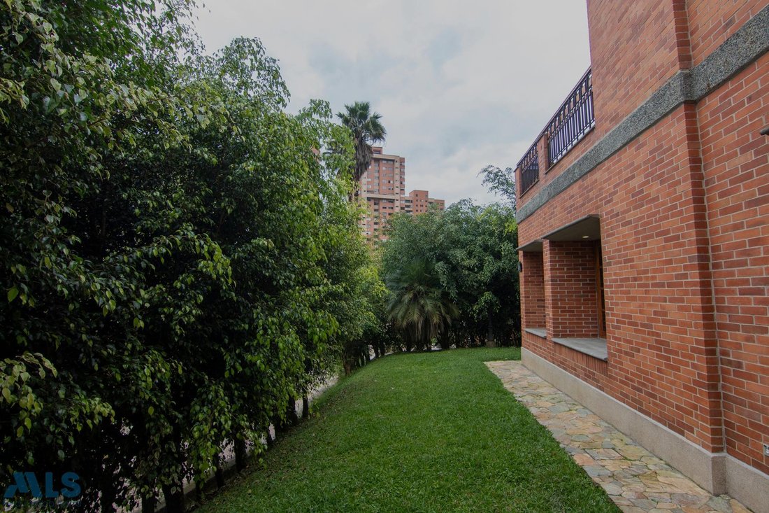 House in Medellín, Antioquia, Colombia 3 - 16805599