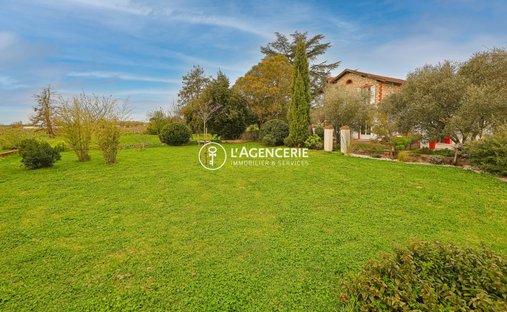 Elegant XI Xth Century Castle Beautiful Park Pool