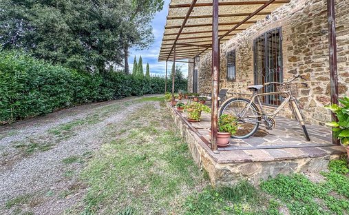 Castle To Be Renovated For Sale In Montalcino, Valdorcia