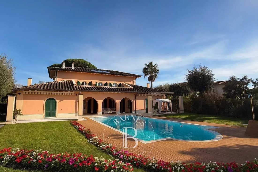 Villa in Vittoria Apuana, Forte dei Marmi, Tuscany 3 - 16784551