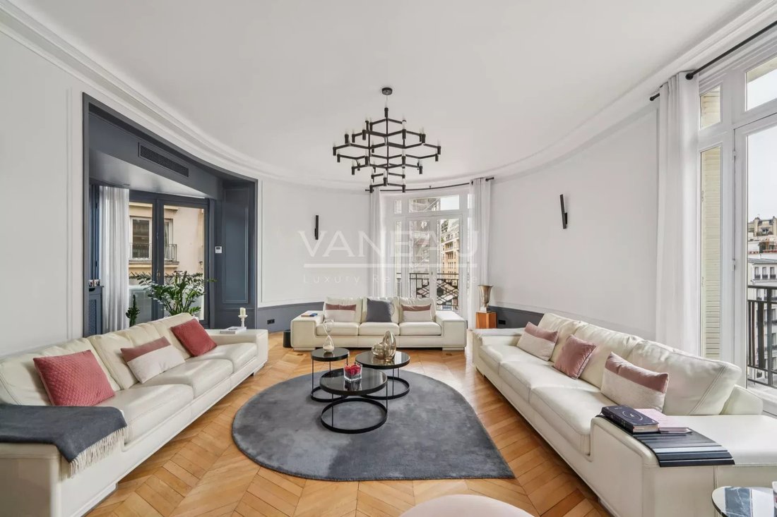 Apartment in Muette Nord, Paris 16e Arrondissement, Paris 2 - 16805378