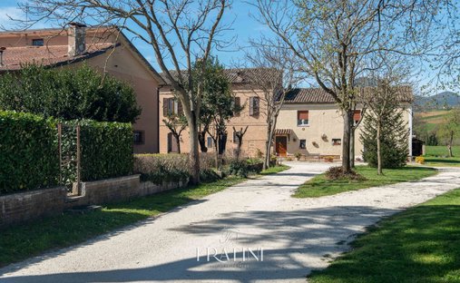 Casa di campagna a Matelica, Marche, Italia 1