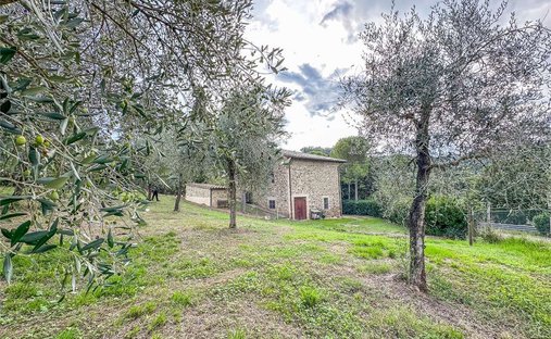 Castle To Be Renovated For Sale In Montalcino, Valdorcia