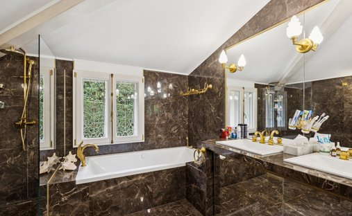 Castle Life At Your Fingertips