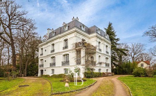 Château For Sale, 15 Rooms Le Vesinet 78110