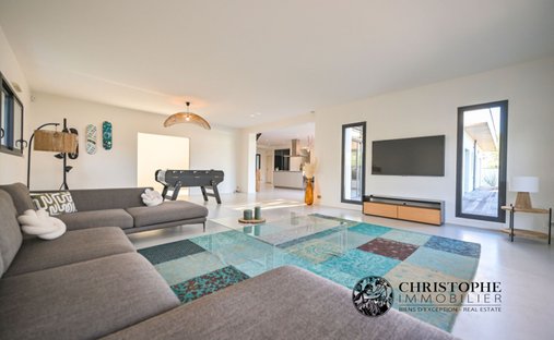 Castle for Sale in Pau, Nouvelle-Aquitaine, France