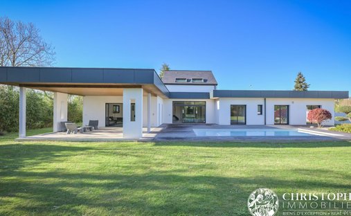 Castle for Sale in Pau, Nouvelle-Aquitaine, France