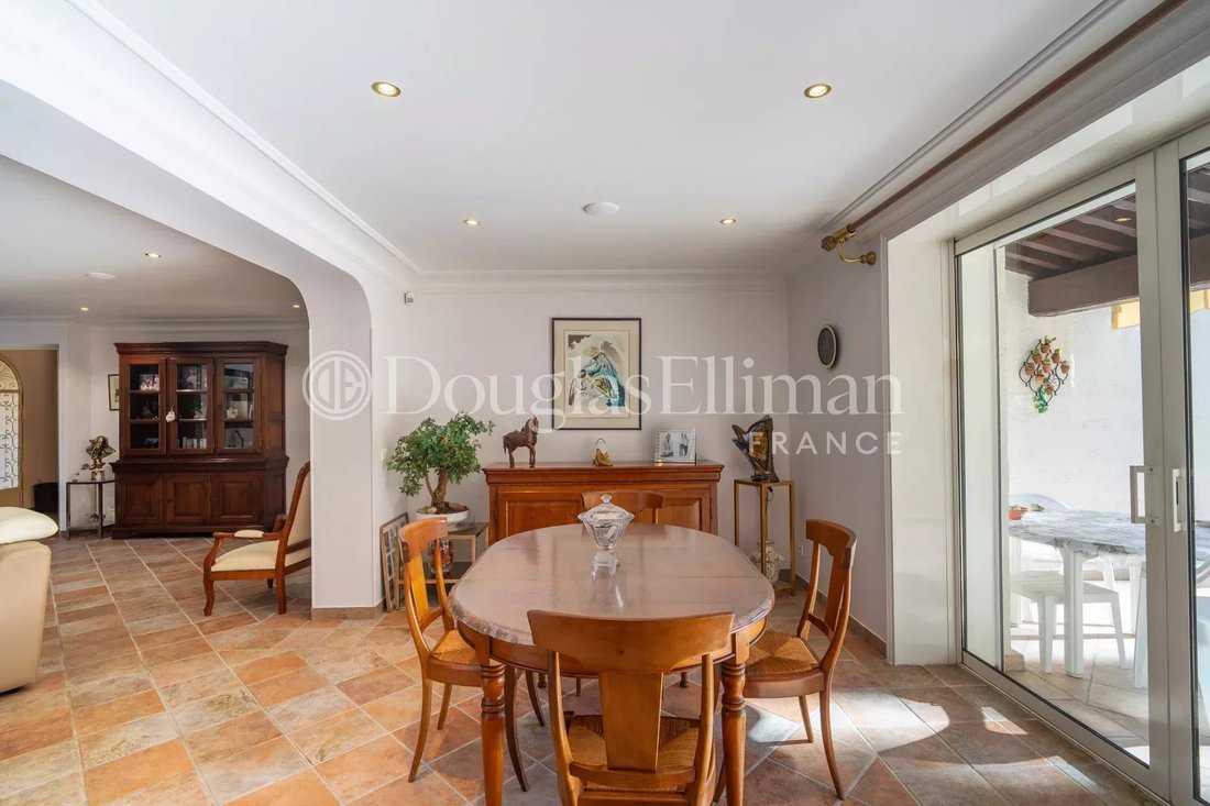 Villa a Mougins, Provenza-Alpi-Costa Azzurra, Francia 4 - 15121687