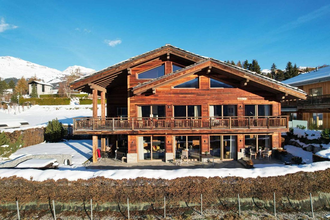 Magnificent Chalet In Old Wood With Panoramic View