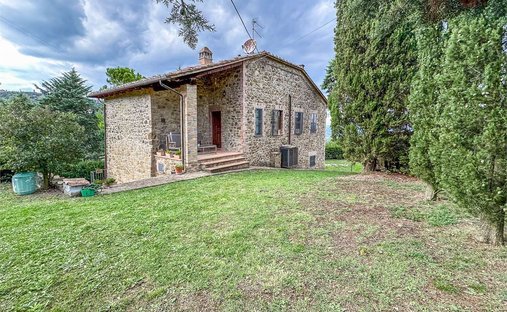 Castle To Be Renovated For Sale In Montalcino, Valdorcia