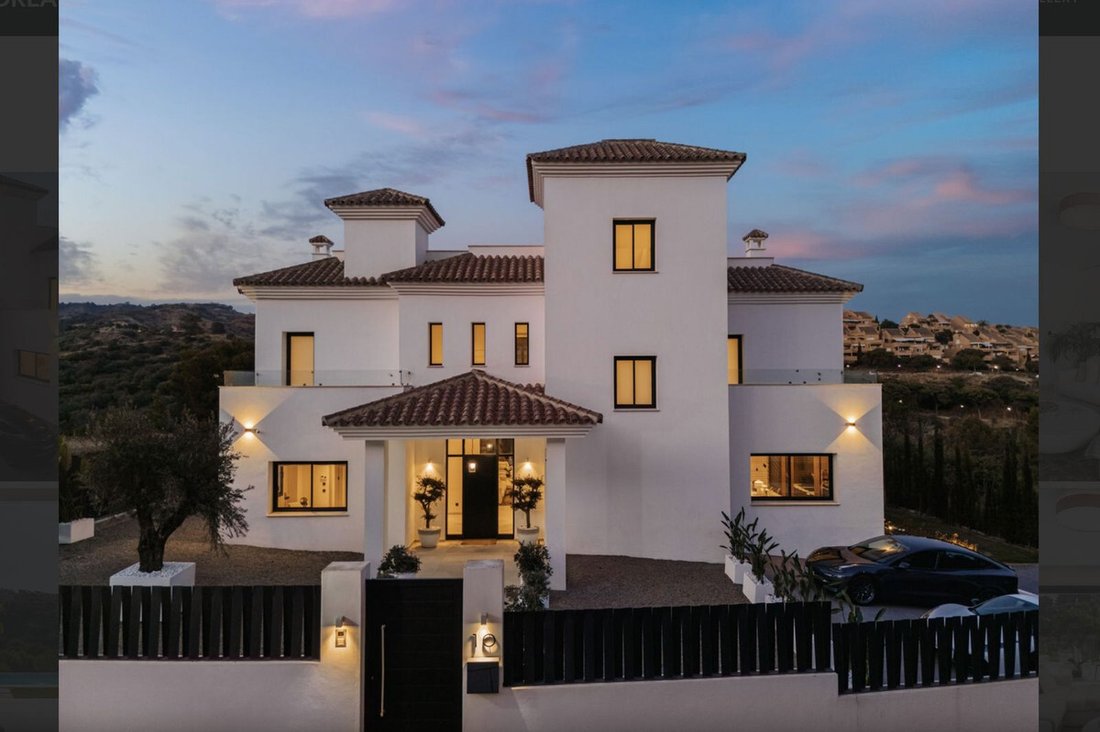 Villa in Elviria-Cabopino, Marbella, Spain 1 - 16798802
