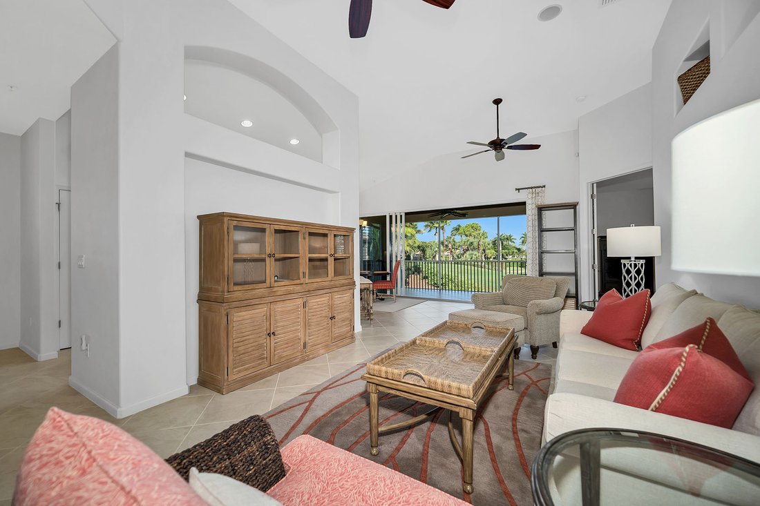 Condo in Naples, Florida, United States 5 - 16803925
